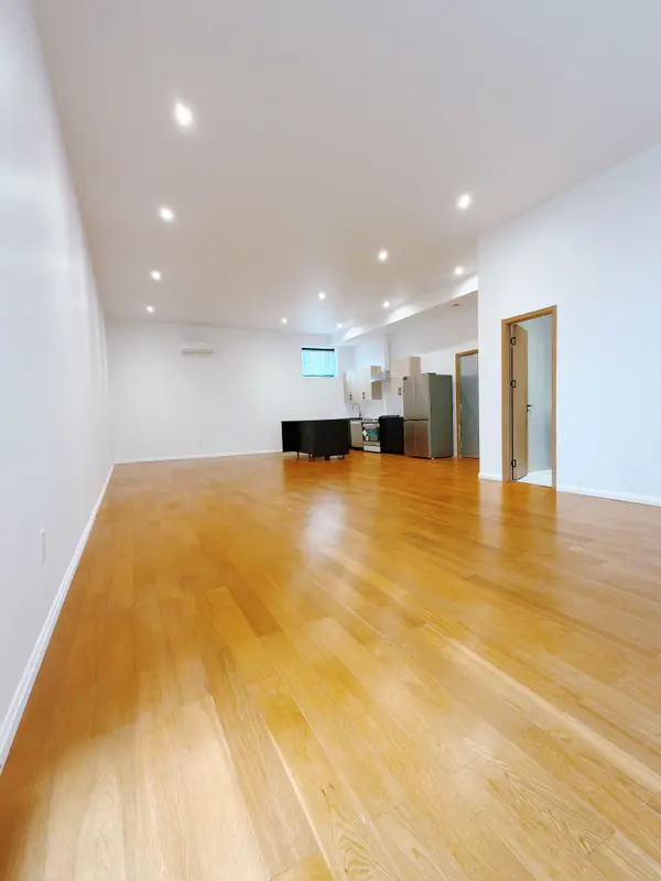 17 Cavotti CRES, Toronto C06, ON M3H 4V2