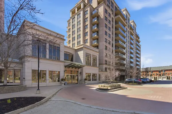 37 Galleria Pkwy #318, Markham, ON L3T 0A5