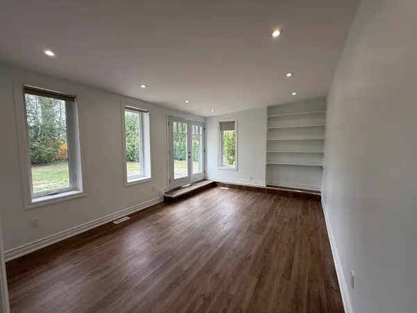 220 Millard AVE #2 (Back), Newmarket, ON L3Y 1Z2