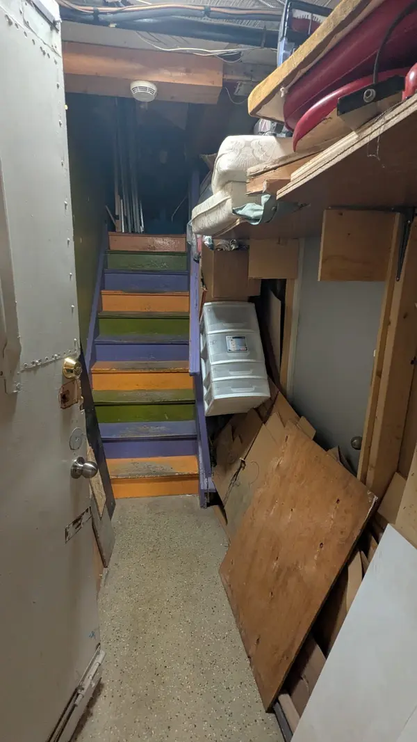 19 John ST, Toronto W04, ON M9N 1J2