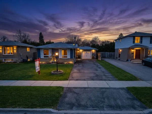 202 ARCHDEKIN DR, Brampton, ON L6V 1Z1