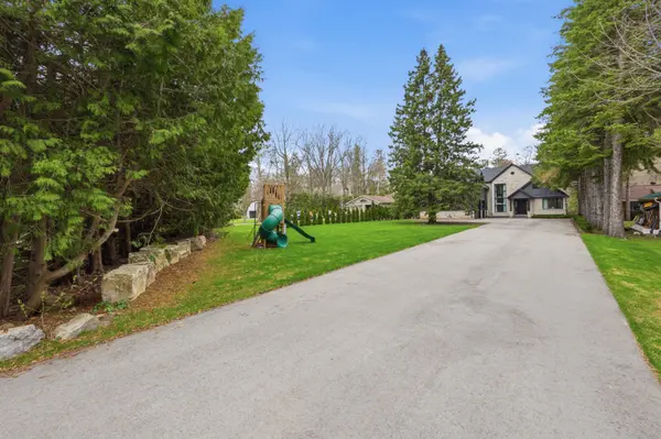 39 Credit RD, Caledon, ON L7C 3J3