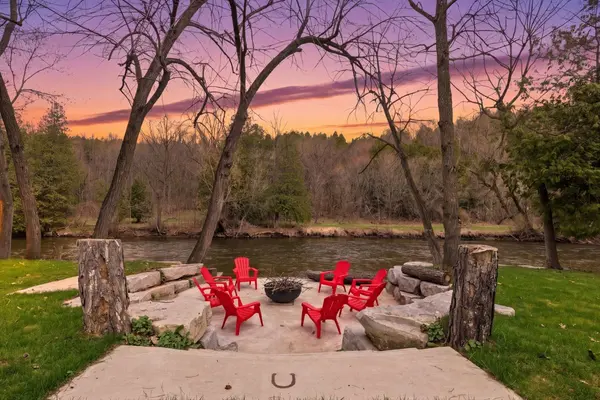 39 Credit RD, Caledon, ON L7C 3J3