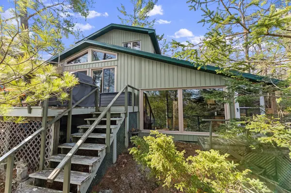 2711 Channel View LN, Selwyn, ON K0L 2H0