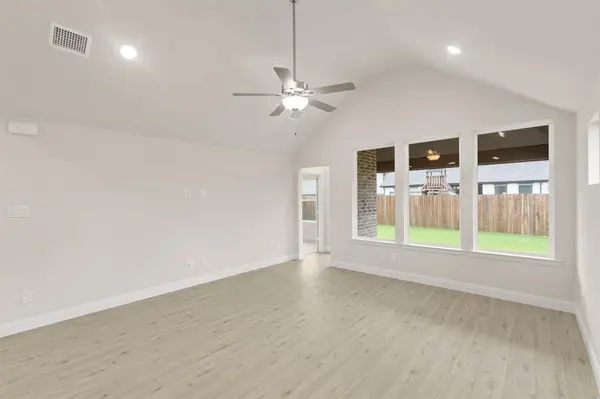 2013 Hickory Lane, Aubrey, TX 76227