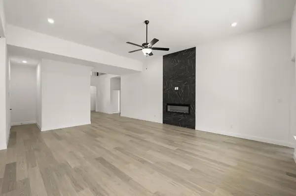 748 Brozgold Avenue, Midlothian, TX 76065