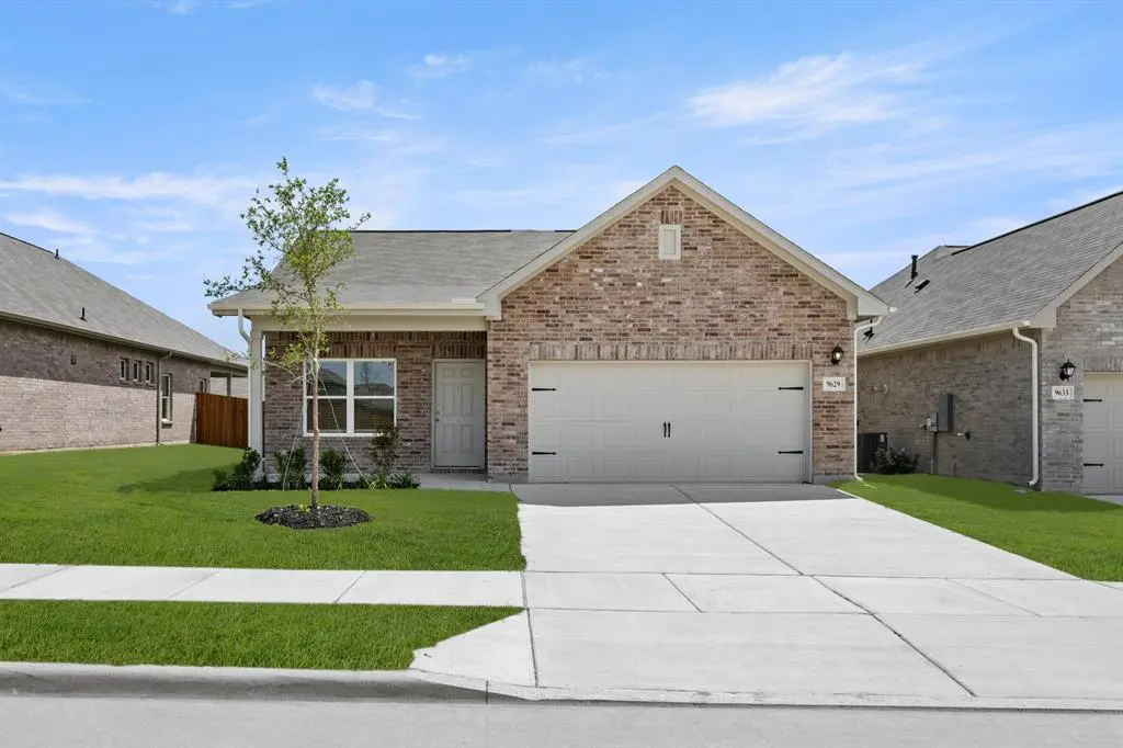 9629 McClane Farm Drive, Fort Worth, TX 76036