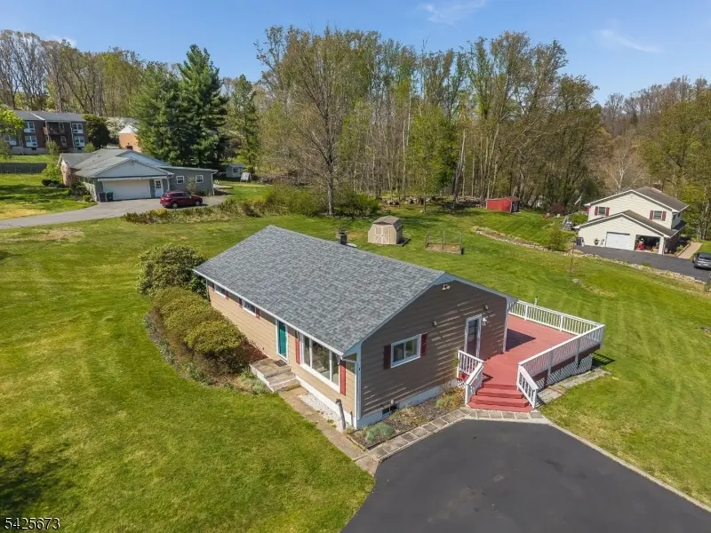 152 Park Ln, Milford Boro, NJ 08848