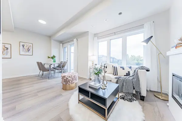 152 Matawin LN, Richmond Hill, ON L4B 0H8