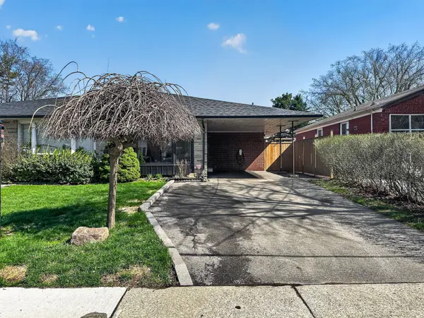 1166 Kingsholm DR, Mississauga, ON L4Y 2H2