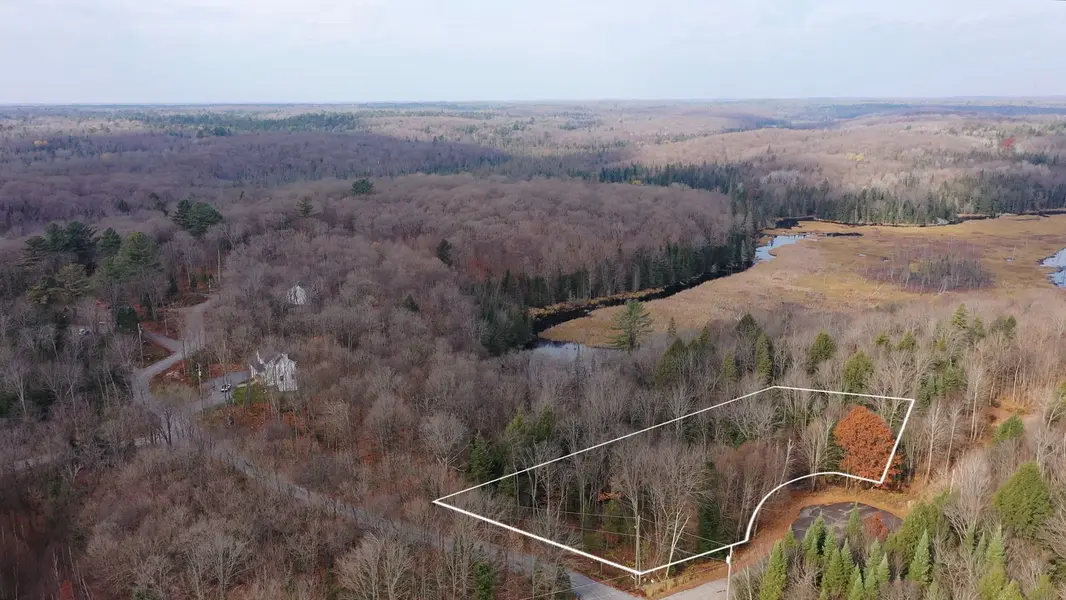 181 Clarkes LN, Huntsville, ON P0B 1M0