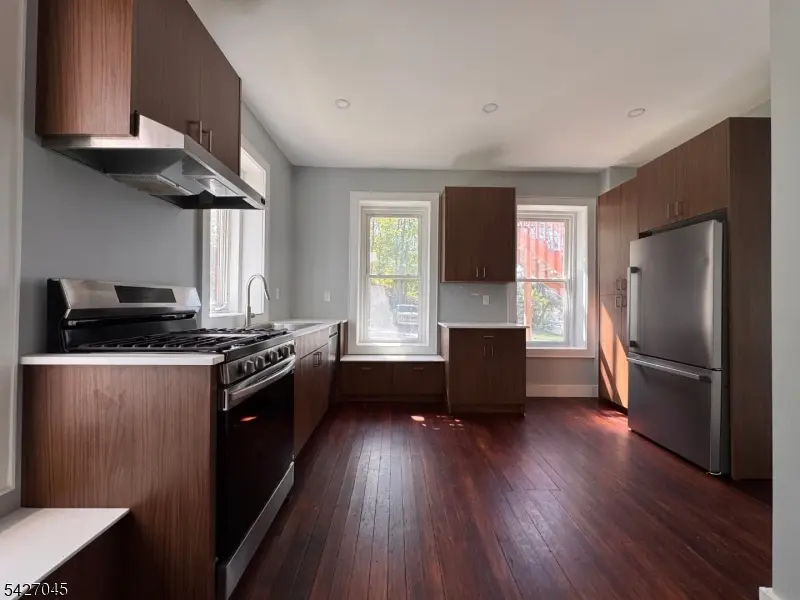 31 Diller Ave, Newton Town, NJ 07860