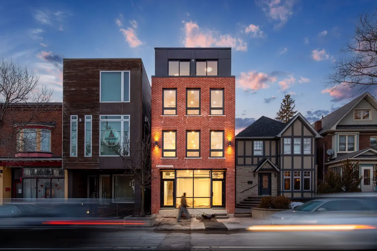 656 Annette ST #102, Toronto W02, ON M6S 2C6