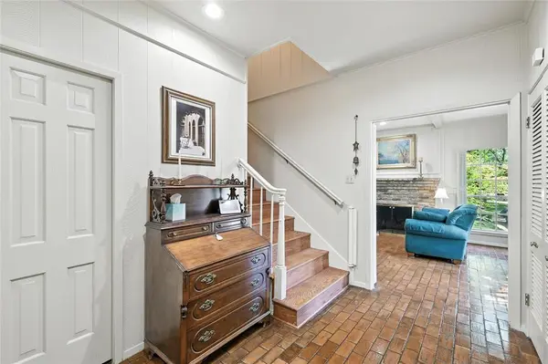 4165 Shady Valley Drive, Arlington, TX 76013