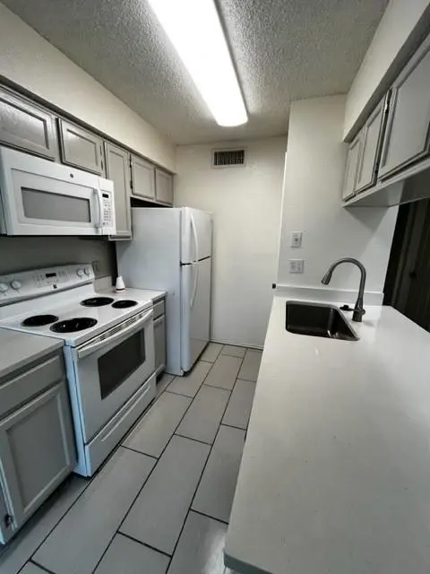 5750 Phoenix Drive #19, Dallas, TX 75231