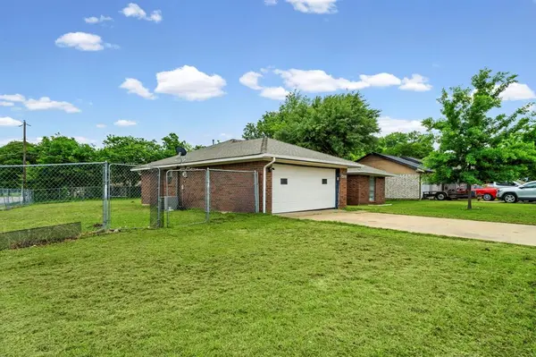 4022 William Street, Sachse, TX 75048