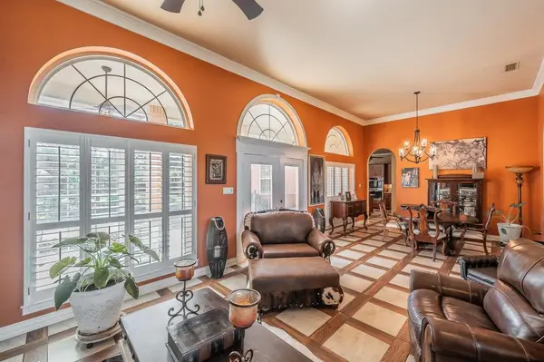 225 Sherry Lane, Burleson, TX 76028