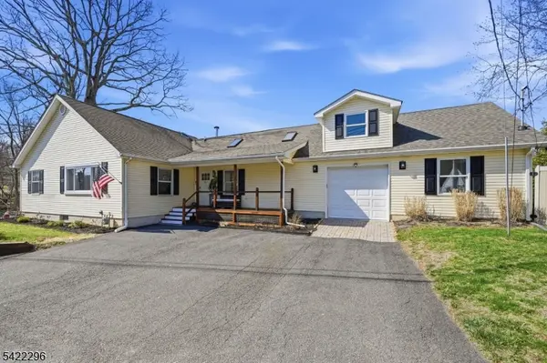 12 Canfield St, Hopatcong Boro, NJ 07874