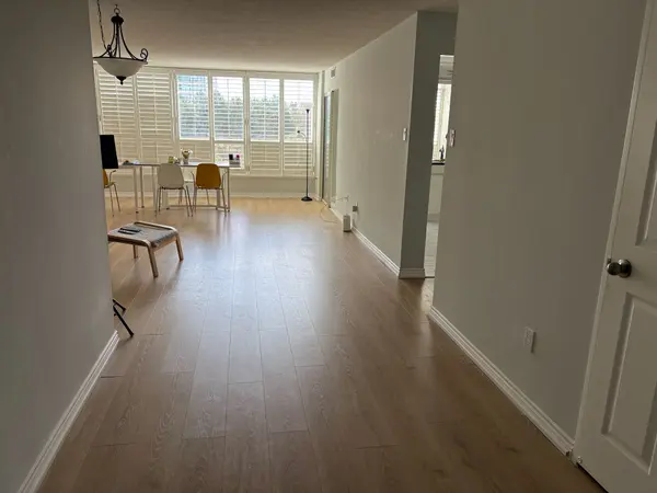 1 Clark AVE W #701, Vaughan, ON L4J 7Y6