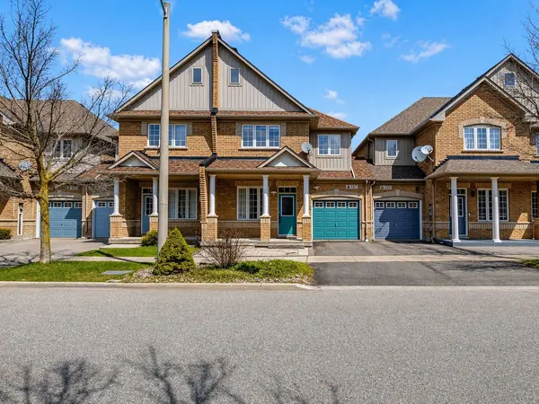 157 DOVETAIL DR, Richmond Hill, ON L4E 5A6