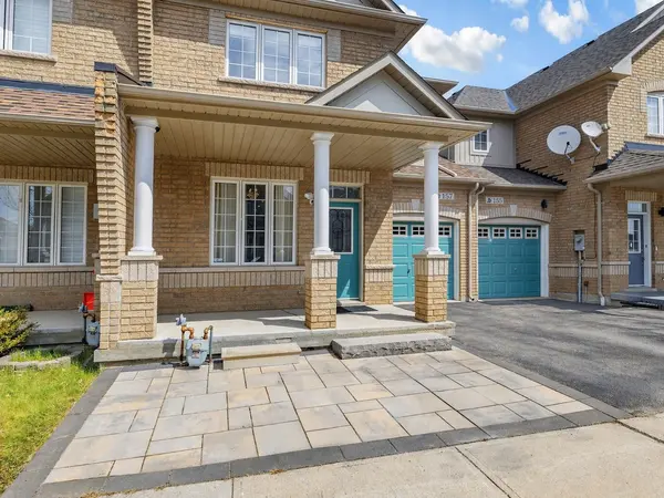157 DOVETAIL DR, Richmond Hill, ON L4E 5A6