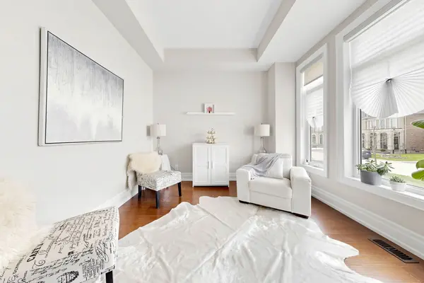 61 Grange DR, Richmond Hill, ON L4E 1E2