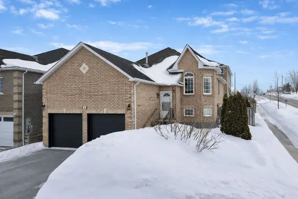 239 Country LN, Barrie, ON L4N 0W2