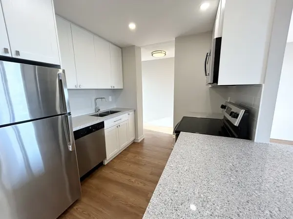 82 Millside DR #303, Milton, ON L9T 4A1