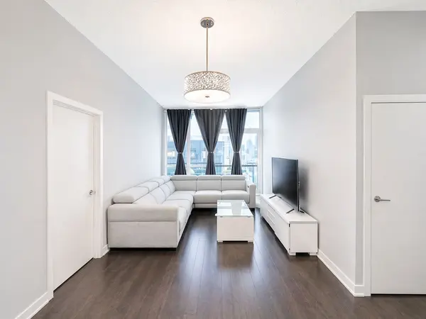 4070 Confederation Pkwy #504, Mississauga, ON L5B 0E9