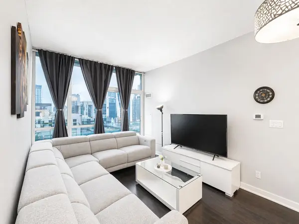 4070 Confederation Pkwy #504, Mississauga, ON L5B 0E9