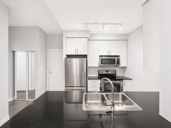 4070 Confederation Pkwy #504, Mississauga, ON L5B 0E9