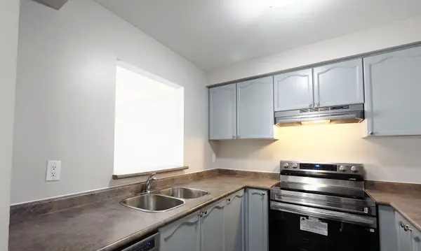 4422 Fairview ST, Burlington, ON L7L 6S8