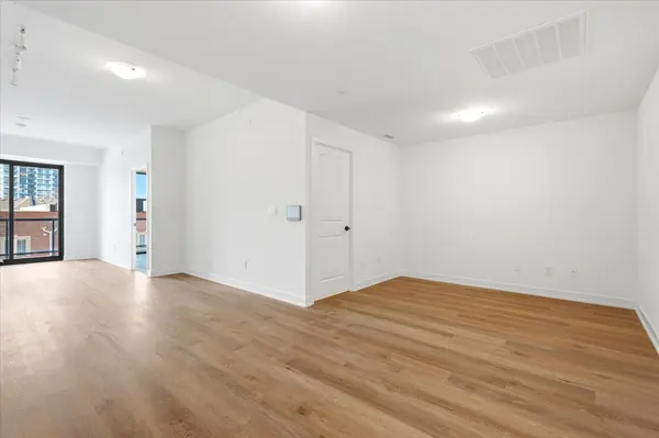 2075 Lakeshore RD #305, Burlington, ON L7R 1E2