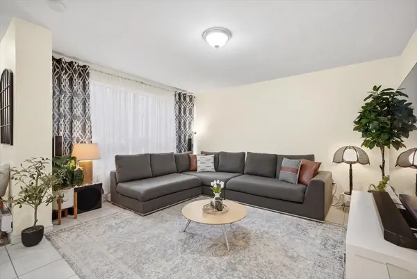 1055 Dundas ST E #167, Mississauga, ON L4Y 3X6