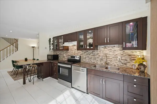 1055 Dundas ST E #167, Mississauga, ON L4Y 3X6