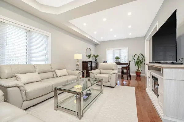 211 Mclaughlin AVE, Milton, ON L9T 7P4