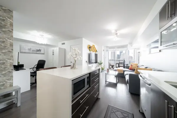 1 Michael Power PL #1608, Toronto W08, ON M9A 0A1