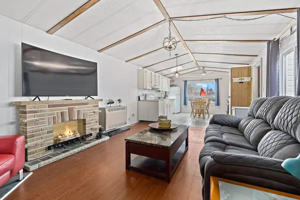 4 Laurel LN, Erin, ON N0B 1T0