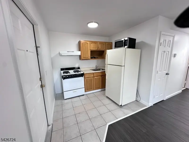 23 Highland St #3, Paterson City, NJ 07524