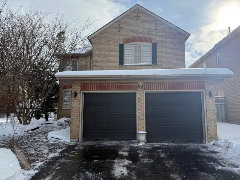 7 Charing CRES #Basement, Aurora, ON L4G 6P4