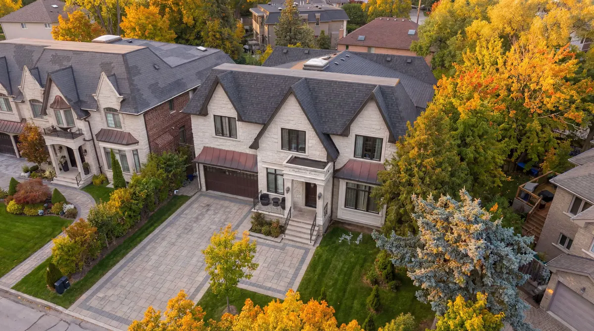 5 Lloydminster CRES, Toronto C14, ON M2M 2R9