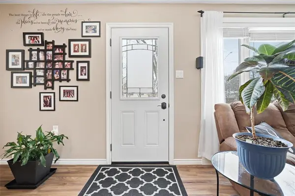 427 Deschambault ST, Winnipeg, MB R2H 0K2