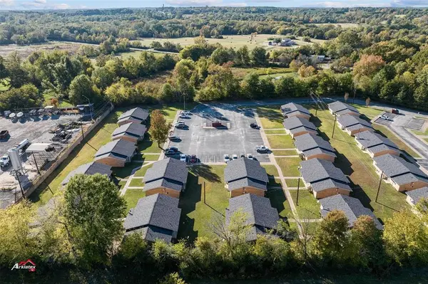 2900 S FM 225, Henderson, TX 75654