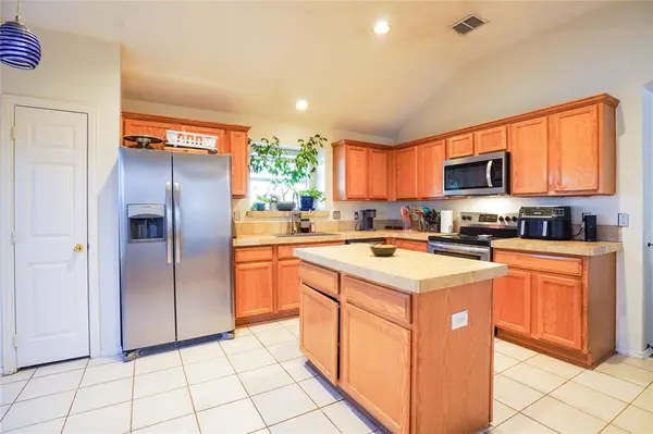 2008 Cantura Drive, Mesquite, TX 75181