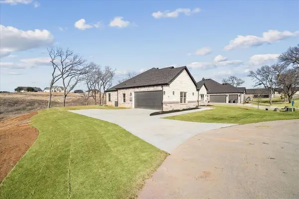 340 Slimp Bluff, Azle, TX 76020