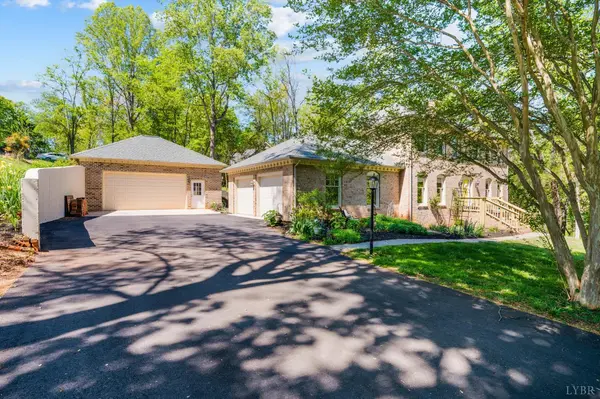 209 Quail Ridge DR, Forest, VA 24551