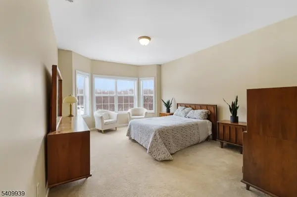 375 Rifle Camp Rd #307, Woodland Park, NJ 07424