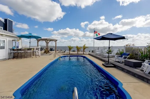 14 Vessel Rd, Ocean Twp., NJ 08758