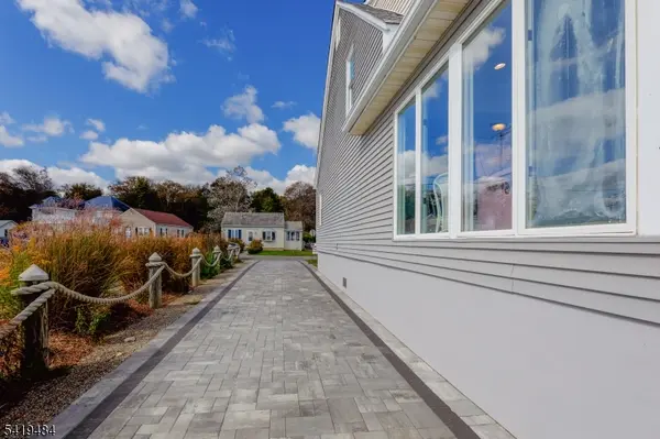 14 Vessel Rd, Ocean Twp., NJ 08758