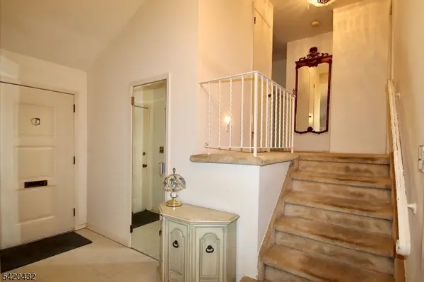 5-22 Dorothy St, Fair Lawn Boro, NJ 07410